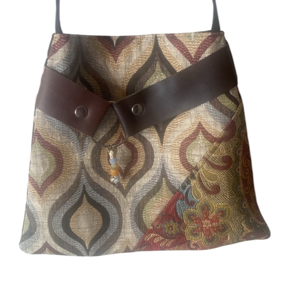 ST. CLAIR DESIGNS Black and Red Crossbody Bag with Intricate Pattern Boho - Picture 1 of 6